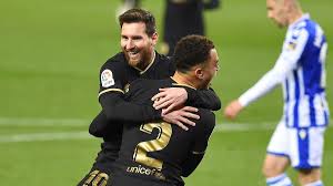 球迷们从中 球迷们从中